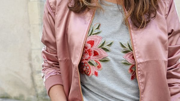tshirt broderie rose bomber satin rose shein