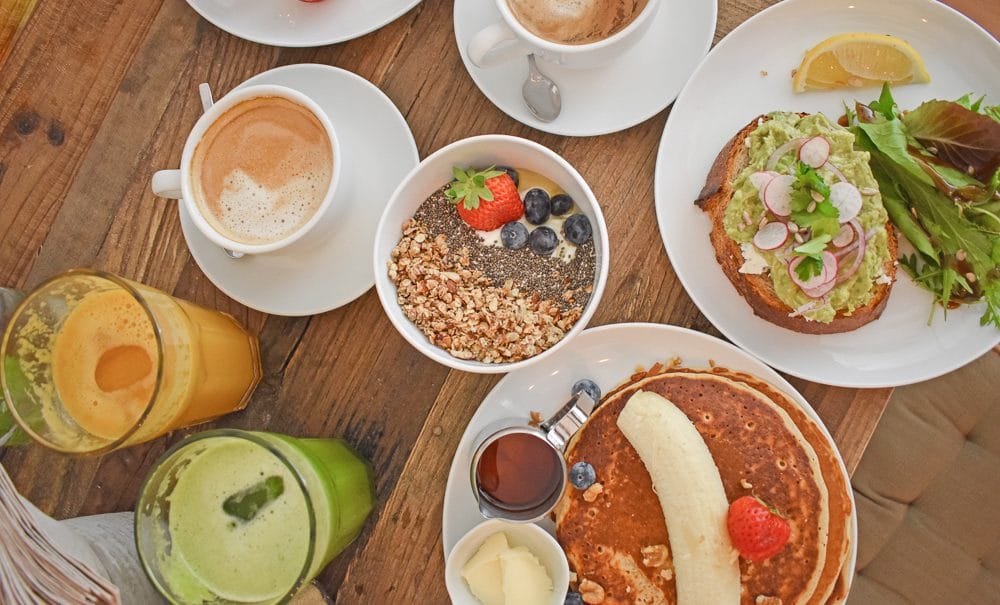 brunch la rochelle palem cafe vegan sans gluten avocado toast pancakes granola