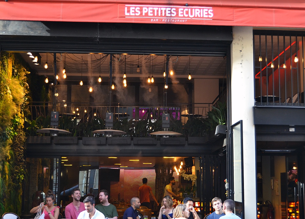 Paris-bar-Les-Petites-Ecuries-1